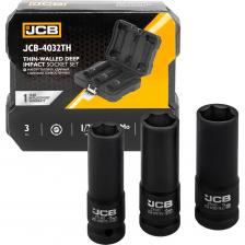 Этот набор от бренда JCB включает три ударные головки, которые идеально подходят для работы с гайковертом. Каждая головка имеет 6 граней и предназначена для выполнения задач, связанных с закручиванием и откручиванием колесных болтов. Набор включает головки размером 17 мм, 19 мм и 21 мм, что делает его универсальным инструментом для различных автозадач.Характеристики:Количество предметов: 3Посадочный квадрат: 1/2"Размеры головок: 17 мм, 19 мм, 21 ммДиаметры головок: 24 мм, 26 мм, 28 ммВысота каждой головки: 78 ммМатериал: Хромомолибденовая сталь, обеспечивающая прочность и долговечность.Идеально для ударного гайковерта: Головки из хромомолибденовой стали позволяют эффективно работать с мощными инструментами, такими как ударные гайковерты.Тонкостенная конструкция: Обеспечивает доступ к глубоко расположенным колесным болтам и гайкам, что особенно полезно при работе с литыми дисками.Удобство хранения: В комплекте идет пластиковый кейс, который обеспечивает удобное хранение и транспортировку набора.Набор 6-гранных ударных тонкостенных головок — это незаменимый инструмент для шиномонтажа, СТО, автомастерских и самостоятельного ремонта в гараже. Он сочетает в себе прочность, удобство и универсальность, что делает его отличным выбором для любых автолюбителей!