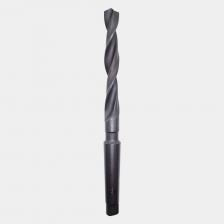 Сверло по металлу РОСИНСТРУМЕНТ широко используется в машиностроении, строительстве, металлообработке и других отраслях хозяйствования. Инструмент представляет собой металлический стержень с острыми элементами на конце и спиралевидными углублениями, по которым удаляется стружка. В состав изделия входит также хвостовик для фиксации сверла в патроне дрели, перфоратора или сверлильного станка. Режущий элемент, который занимает примерно половину диаметра инструмента, создает отверстия цилиндрической формы. В качестве материала изготовления этого вида продукции используются специальные марки быстрорежущей стали.