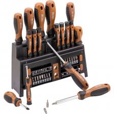 Набор отверток и бит FORSTIME — это практичное решение для дома, мастерской или гаража. В комплекте вы найдёте всё необходимое для самых разных задач: от мелкого ремонта до сборки мебели и точной работы с электроникой. Инструменты удобно расположены, что обеспечивает их легкий доступ и порядок.Особенности:Удобное размещение: Все инструменты всегда под рукой, что упрощает процесс работы.Эргономичные ручки: Обеспечивают надёжный хват и комфорт при длительном использовании.Разнообразие насадок: Включает множество бит, подходящих для большинства стандартных крепежей, что делает набор универсальным.Надёжность: Инструменты изготовлены из качественных материалов, что гарантирует долговечность.Удобство: Комплект подходит как для повседневных задач, так и для более точной работы, обеспечивая высокую эффективность.Набор отверток и бит FORSTIME — это надежный инструмент, который станет отличным выбором для выполнения различных задач. В нем сочетаются удобство, качество и многофункциональность, что делает его незаменимым помощником в любом хозяйстве.