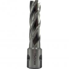 Корончатые сверла, также известные как кольцевые фрезы, изготавливаются из быстрорежущей стали и предназначены для сквозного сверления различных металлов, таких как сталь, алюминий, бронза и другие.Одним из основных преимуществ корончатых сверл является их высокая производительность и экономичность по сравнению с традиционными спиральными сверлами. При использовании корончатых сверл центральная часть отверстия остается нетронутой, а стружка образуется только по периметру высверливаемого цилиндра. Это значительно снижает затраты энергии и времени на процесс сверления.Кроме того,равномерное расположение режущих кромок кольцевой фрезы относительно центра обеспечивает одинаковую линейную скорость резания для всех кромок, что способствует стабильному и качественному сверлению.Также сверла можно переточить, что значительно увеличивает их срок службы и сохраняет эффективность. Процесс переточки корончатых сверл восстанавливает их режущие кромки, возвращая инструмент в рабочее состояние и позволяя сократить расходы на его замену.Тип хвостовика: Weldon 19 UNIVERSAL предназначен для большинства станков, подходит для патронов WELDON 19 мм и совместим с быстрозажимными патронами.Имеет три круглых паза- выемки для надежного крепления и плоскость для винтового крепления.Используется на магнитных станках с малой мощностью и на сверлильных станках с переходниками для корончатых сверл.Диаметр цилиндрической части 19мм.