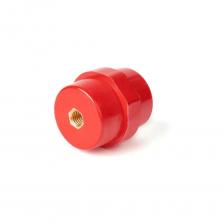 Изоляторы SM предназначены для крепления токопроводящих шин внутри шкафов и сборок с целью фиксации и изоляции находящихся под напряжением частей от корпуса и панелей сборки, с последующим подключением проводников для распределения электроэнергии внутри щита. Область применения: В шкафах, распределительных панелях. Материалы: Материал корпуса: негорючий ударопрочный пластик; материал резьбы: латунь. Повышенная плотность материала; Обширный размерный ряд; Эстетичный внешний вид; Надежная фиксация болта.