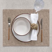 Салфетка сервировочная Волшебная Ночь размером 35х45 см выполнена из прочного материала рогожка, что обеспечивает ей долговечность и устойчивость к износу. Бежевый цвет и однотонный дизайн делают ее универсальным элементом декора, который легко впишется в любой интерьер. Прямоугольная форма и оптимальные размеры позволяют использовать салфетку как для повседневной сервировки, так и для особых случаев. Легкий вес изделия, всего 0.112 кг, обеспечивает удобство в использовании и хранении. В упаковке содержится одна салфетка, что позволяет приобрести именно то количество, которое необходимо для стола.