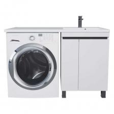 Тумба под раковину Uperwood Magenta для установки со стиральной машиной представляет собой функциональное, надежное и практичное решение, которое отлично впишется в любой современный интерьер ванной комнаты. Элегантный минималистичный дизайн тумбы дополняет ее безупречная матовая поверхность. Фасад и боковые стенки изделия выполнены из МДФ толщиной 16 мм. Покрытие тумб - Soft touch. Коллекция тумб Uperwood Magenta представлена подвесными и напольными моделями в 3 цветовых решениях: белый матовый, черный матовый и белый матовый с графитовыми вставками. У напольных тумб Magenta 2 распашные дверцы, одна из секций оснащена полкой. Подвесные тумбы Magenta имеют выдвижной ящик, который изготовлен из ВЛДСП и оснащен доводчиками премиум-класса. Подвесные тумбы Magenta также представлены моделями с двумя распашными дверцами. Размерный ряд тумб под раковину Magenta представлен моделями 60 см и 50 см (фактическая ширина 55 см и 45 см). Для тумб Uperwood Magenta 60 см подходит раковина Uperwood Magenta 120 см (с правой чашей арт. 2490000009; с левой чашей арт. 2490000010). Для тумб Uperwood Magenta 50 см подходит раковина Uperwood Magenta 110 см (с правой чашей арт. 2490000011; с левой чашей арт. 2490000012). Тумба может быть установлена как с правой, так и с левой стороны относительно стиральной машины в зависимости от положения чаши раковины. "Крыло" раковины Uperwood Magenta располагается над стиральной машиной.