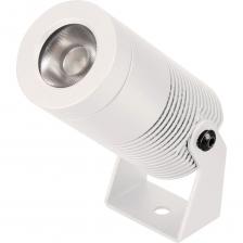 Уличный светодиодный прожектор RAY мощностью 8 Вт предназначен для организации локального освещения элементов фасадов зданий и сооружений, малых архитектурных форм, деревьев и зеленых насаждений. Поворотная конструкция корпуса позволяет мгновенно регулировать направление света в вертикальной плоскости в диапазоне 135 градусов. Узкий угол излучения дает возможность решать задачу точечного освещения объектов. Ударопрочный корпус выполнен из алюминия с устойчивым анодно-оксидным покрытием. Оптический блок закрыт прочным экраном из закаленного стекла толщиной 3мм. Степень пылевлагозащиты IP67 рассчитана на длительное использование на открытом воздухе, обеспечивая надежную работу в неблагоприятных условиях. Встроенный драйвер позволяет быстро подключить светильник к сети 230В, а для удобства монтажа в комплект входит провод длиной 1м. Возможна установка в грунт или на поверхность при помощи основания-пики или круглого основания (приобретаются отдельно).