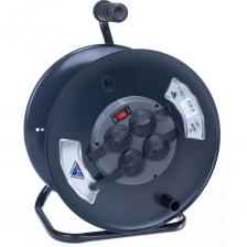 Профессиональная катушка ProfiLine предназначена для использования в тяжелых условиях. Удлинитель можно применять на стройках, на производстве, а так же на открытом воздухе. Прочный металлический корпус покрыт специальной порошковой краской. Провод КГ , используемый для удлинителя данного вида устойчив к механическим повреждениям ,так и к повреждениям в результате воздействия низкой температуры воздуха. Удлинитель ProfiLine снабжены защитными крышками на розеткакх, они позволяют защитить контактную группу по стандарту IP 44. Безопасность удлинителя обеспечивается за счет наличия термовыключателя, не позволяющего использовать изделие с превышением заявленных характеристик.