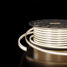 Уличная светодиодная лента 95001/02 белый с дневным белым свечением используется в качестве декоративного светового оформления деревьев и архитектурной подсветки современных экстерьеров. Гибкость и простой монтаж позволяют легко устанавливать ленту на различные поверхности под любым углом. Энергоэффективные COB светодиоды мощностью 9,3 Вт/м образуют равномерный световой поток 471 лм/м и имеют продолжительный срок службы — 25 000 ч. В процессе работы COB элементы не нагреваются, что позволяет безопасно использовать ленту с любыми материалами. Высокая степень защиты IP65 не допускает попадания внутрь пыли и влаги, благодаря этому изделие может применяться в уличных условиях.