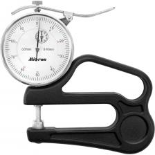 Толщиномер типа ТР с постоянным измерительным усилием предназначен для измерения толщины листовых материалов (резина, кожа, фанера и др.). Прибор представляет собой скобу, в которую установлен индикатор в качестве отсчетного устройства, а также неподвижная пятка. Для отвода измерительного наконечника индикатор снабжен арретиром.Прибор поставляются в деревянном или пластиковом футляре и снабжен паспортом изделия, где прописаны все нормы эксплуатации.