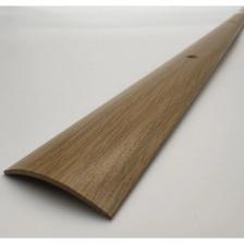 Одноуровневый порог произведен из сплава АД31Т1, изготовленного по ГОСТу. Изделие обеспечивает гладкий переход между различными половыми покрытиями, создавая эстетически привлекательный внешней вид.Порог для пола дает возможность гармонично соединить паркетную доску, ламинат или другое необходимое напольное покрытие. Он создает непрерывный поток между комнатами, придавая интерьеру спокойствие и единство.Алюминиевый материал устойчив к коррозии, что гарантирует долгий срок эксплуатации.Благодаря одноуровневому стыку, профиль легко устанавливается на любом полу и не вызывает неудобств при ходьбе. Весь процесс установки порога на пол станет простым и быстрым.