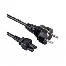 Предлагаемый кабель питания для компьютера способен выдерживать нагрузку до 2200 Вт благодаря трем проводникам сечением 0.75 мм? каждый. Кабель оснащен угловым разъемом, где розетка соответствует стандарту IEC 320 C5, а вилка – евростандарту S22. Номинальное напряжение кабеля составляет 220 В, а допустимый ток нагрузки – 10 А. Жилы кабеля изготовлены из омедненного алюминия, что обеспечивает надежность и долговечность использования. Изоляция жил и внешняя оболочка выполнены из устойчивого к внешним воздействиям ПВХ. Кабель оборудован заземляющим контактом, что повышает уровень безопасности при эксплуатации. Основные области применения этого разъёма включают: Ноутбуки и портативные компьютеры. Многие модели ноутбуков используют этот разъём для подключения блока питания к устройству. Благодаря компактному размеру и удобству в использовании, он стал популярным выбором среди производителей мобильных компьютеров. Источники бесперебойного питания (ИБП). Некоторые модели ИБП оснащены разъёмом C5 для подключения к питаемому оборудованию, такому как серверы, рабочие станции и сетевое оборудование. Проекторное оборудование. Проекционные системы, особенно те, которые предназначены для мобильного использования, могут использовать разъём C5 для подключения к источнику питания.