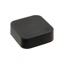 Умный пульт EKF Connect irr-ths позволяет управлять любыми устройствами, у которых есть свой ИК-пульт, через приложение и через голосовые помощники Алису от Яндекса и Марусю от VK. Примеры устройств, которыми можно управлять - кондиционеры, телевизоры, музыкальные центры. В умный пульт встроены датчики температуры и влажности, что позволяет не только видеть эти параметры в приложении EKF Connect, но и создавать автоматические сценарии, например, чтобы кондиционер включался, когда температура превышает заданное значение, а умная розетка с увлажнителем включалась, когда влажность становится слишком низкой.