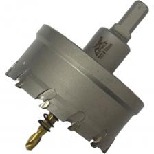 Коронка твердосплавная по металлу SKYWER предназначена для резки таких материалов как: алюминий, чугун, медь, сталь, нержавеющую сталь, в том числе оцинкованный лист толщиной до 0.6 мм с точностью лазерной резки. Корпус коронки выполнен из хромованадиевой стали, режущие вставки выполнены из вольфрам карбидного сплава. Инструмент имеет отверстия для отведения стружки и шлама. В комплекте идет центрирующее быстрорежущее сверло с заточкой 115 градусов с пружиной, что дает точное засверливание и исключает вибрацию и неточность в сверлении. Коронка имеет отцентрованное прочное основание корпуса и специальный сложный зуб, который отводит тепло. Благодаря чему, коронки SKYWER рассчитаны на более большие нагрузки, имеют высоки ресурс и точность сверления. Хвостик выполнен под зажимной патрон, позволяя использовать как для дрели и перфоратора, так и на сверлильных инструментах. Применять с использованием охлаждающей жидкости. Внимание, изображение товара может отличаться от реального! Верные параметры указаны в технических характеристиках товара.