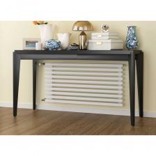 Внимание! Количество секций на фото отличается от реального, ориентируйтесь на технические характеристики. Трубчатые радиаторы Guardo — это первоклассные отопительные приборы итало-российского производства, разработанные таким образом, чтобы, с одной стороны, удовлетворять высоким европейским стандартам, предъявляемым к оборудованию такого типа, а с другой, учитывать особенности отечественных систем отопления. Высокая тепловая эффективность, выверенный до мелочей дизайн, надежность и долговечность — это те качества, которые органично сочетает в себе каждая батарея Guardo. Пролонгированный срок заводской гарантии (до 20 лет) "Гибкий" дизайн, позволяющий вписывать радиаторы отопления Guardo в интерьеры, сильно отличающиеся друг от друга Важное достоинство Guardo — цена, позволяющая значительно сэкономить на покупке, не жертвуя, при этом, качеством и внешним видом прибора. Трубчатый радиатор Guardo возьмет на себя все заботы, связанные с сохранением оптимальной температуры в доме, и поможет создать ту особенную "семейную" атмосферу, которая хорошо знакома всем.