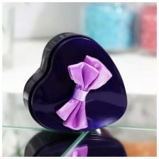 Набор, фиолетово-белые розы" 3 мыльных лепестка в железной коробке