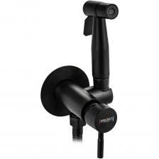 Стильный гигиенический комплект со встроенным держателем и смесителем выполнен из прочного, влагостойкого материала - нержавеющей стали и разработан для ванной и туалетной комнат, оформленных в современном стиле. Все металлические детали покрыты износостойким черным покрытием, которое не тускнеет со временем и устойчиво к появлению царапин, благодаря чему устройство исправно прослужит долгие годы. Лейка душа сохраняет поверхность чистой – любые загрязнения с силиконовых форсунок удаляются сухой салфеткой. Включает в себя смеситель и ручной душ с аксессуарами (держателем, шлангом). Гигиенический душ управляется при помощи нажимной кнопки. Стильный смеситель управляется изящным рычагом, позволяющим с легкостью регулировать напор и температуру воды.