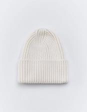 Хлопковая шапка-бини крупной вязки