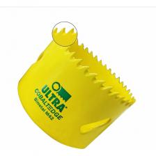 Коронка биметаллическая HSSE-Co8(M42) Ultra, предназначена для сверления в безударном режиме цветных металлов, стали, чугуна, нержавеющей стали, твердой и мягкой древесины, фанеры, столярных плит, ДСП, композитных материалов, пластика, оргстекла, гипсокартона и гипсовых блоков. Применяется совместно с дрелями, перфораторами и стационарными станками. Зубья изготовлены из быстрорежущей стали с 8% содержанием кобальта HSSE-Co8(M42), а уникальная конструкция зубьев с положительным наклоном и шагом зуба 5,5 TPI обеспечивает гораздо более быструю и плавную резку всех материалов, требуя меньшего крутящего момента. Усиленная задняя часть корпуса коронки повышает прочность и снижает вибрацию, как следствие, срок службы коронки возрастает. Глубокие канавки между зубьями способствуют быстрому удалению стружки и предотвращению перегрева рабочей части коронки. Компенсационные прорези в корпусе обеспечивают снижение шума при работе, а также предотвращают деформацию пилы вследствие перегрева изделия. При сверлении рекомендуется использовать СОЖ, что значительно увеличит срок службы инструмента.