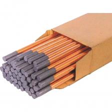 Электрод угольный диам. 8,0 мм упак. 50шт Оберон XLU08011.50 представляет собой графитовый/угольный стержень, снаружи покрыт тонким слоем меди (омедненный). Используется для осуществления строжки и резки металла, делает отверстия и удаляет дефекты, возникающие при литье.Производит сварку алюминиевой и медной проводки при прокладке электросетей. Не засоряет металл шва, отличается стабильным горением и малым брызгообразованием.