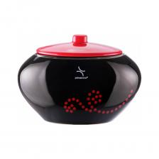 Контейнер для ватных палочек PRIMANOVA Maison чёрный D-15356 предназначен для хранения ватных палочек, ватных дисков и других мелочей. Занимает немного места, помогает поддерживать порядок в ванной комнате и спальне. Аксессуар поможет не только организовать пространство, но и отлично украсит туалетный столик.