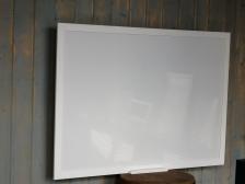 Белая магнитно-маркерная доска в деревянной рамке (90x120) – фото 2