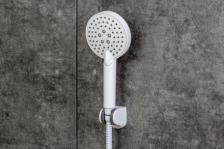OneLife P02-300w полимерный смеситель для ванны с душ.набором, белый – фото 1