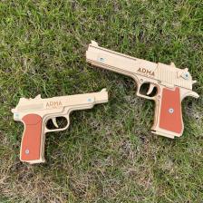 Набор деревянных игрушек-резинкострелов «Мощные пушки» от ARMA.TOYS (пистолет Стечкина и пистолет «Дезерт Игл») – фото 2
