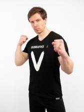 Мужская футболка «Vеликоросс – Zдорово!» чёрного цвета V ворот