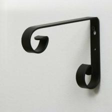 Декор/украшение Сима-Ленд Кронштейн для кашпо кованый, 17 см, металл, черный 6901115