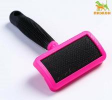 Инструмент для ухода за животными Пижон Пуходерка без капель, прорезиненная ручка, 10 х 16 см, розово-чёрная