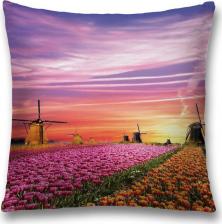 Постельная принадлежность JoyArty Декоративная наволочка sl_13688 поможет создать уют в доме. Изготовлена из плотной и гипоаллергенной ткани оксфорд, хорошо держит форму и не дает