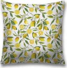 Постельная принадлежность JoyArty Декоративная наволочка sl_31932 поможет создать уют в доме. Изготовлена из плотной и гипоаллергенной ткани оксфорд, хорошо держит форму и не дает