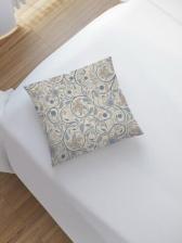 Постельная принадлежность JoyArty Наволочка декоративная "Орнамент цветов и завитки пейсли" на молнии, 45x45 см