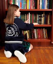 Свитер для девочки Gulliver Толстовка-бомбер из итнерлока с принтом синяя для девочки, 128, 224GSGC1602