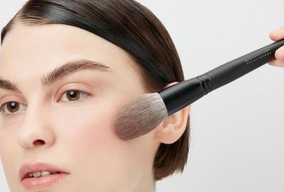 Кисть для лица Makeup Brush 10 Tapered Powder Brush для сухих текстур – фото 1