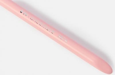 Кисть для нанесения и растушевки теней Brush for applying and blending shadows R814 1 шт – фото 8