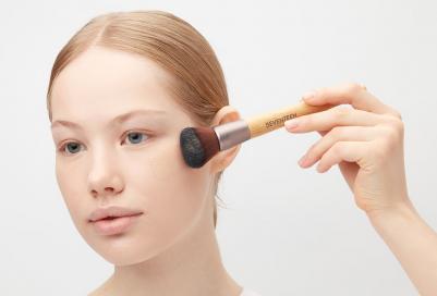 Кисть для тонального средства Foundation Brush Bamboo Handle – фото 1