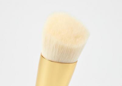 Кисть для лица Кисть для нанесения тональной основы 2.5 Shade And Illuminate Foundation – фото 2