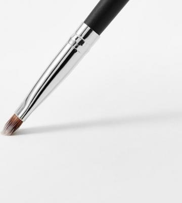 Кисти Кисть для теней и подводки – фото 8