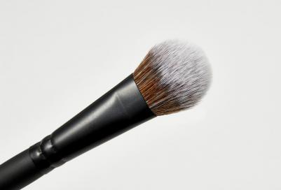 Аксессуары для макияжа Кисть для румян и тональной основы из таклона овальная 4680043637560 – фото 2