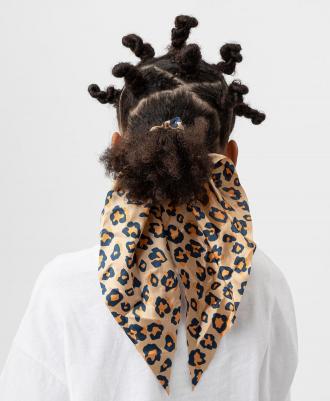 Резинка для волос с декором бежевая – фото 1