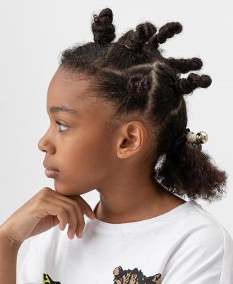 Резинка для волос с декором черная 4650263019026