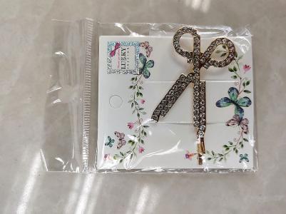 Заколка "Ножницы", невидимка стразы 1 штука – фото 3