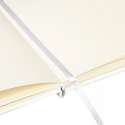 Скетчбук, слоновая кость 140 г/м2 120х120 мм, 80 л., КОЖЗАМ, резинка, CLASSIC, белый, 113189 – фото 6