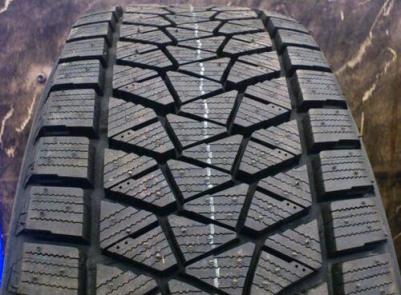 Blizzak DM-V2 225/60/R17 99S