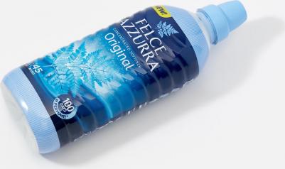 Концентрированный кондиционер для белья Concentrated softener classic 900 мл – фото 4