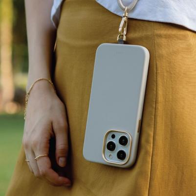 Защитный чехол Coehl Creme MagSafe для iPhone 15 Pro с ремешком Soft Sage – фото 3