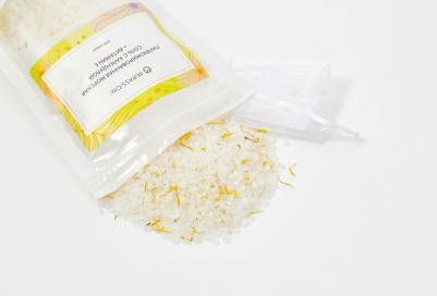 Морская парфюмированная соль для ванны с календулой и витамином Е, 200 гр – фото 2