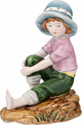 Статуэтка / Фигурка из фарфора "Мальчик" 9,8 х 7,4 х 13 см