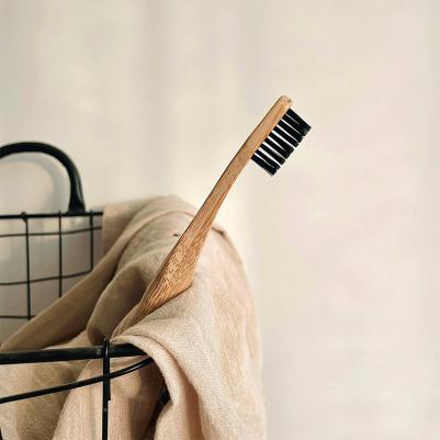 Зубная щетка бамбуковая Charcoal Bristles – фото 6