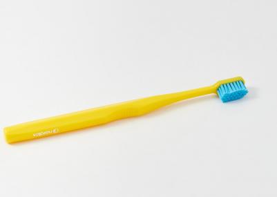 Зубная щетка Premium yellow 1 шт – фото 1
