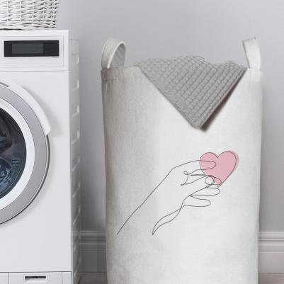 Корзина для белья в ванную органайзер Сердце в руках 60x40 см